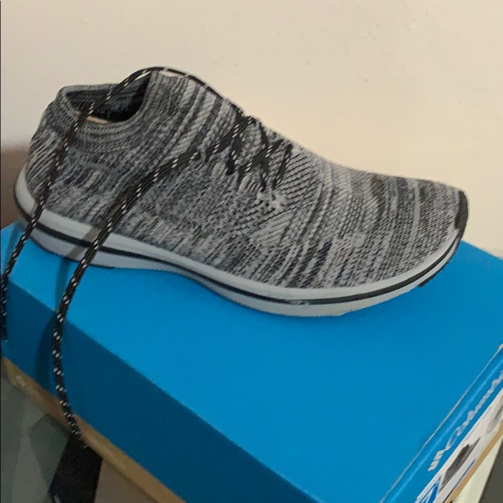 Columbia women sock shoes